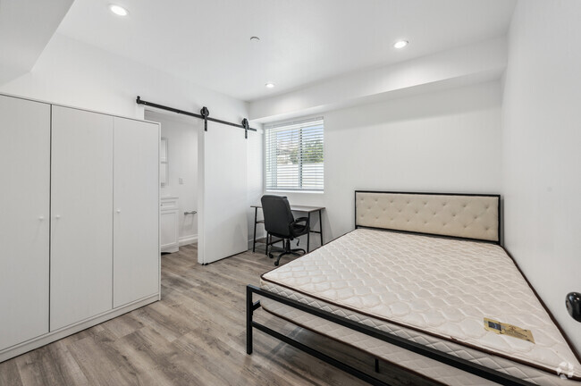 1419 W 35th St, usc, 1419 W 35th St, Los Angeles, CA 90018, USA, Photo:10