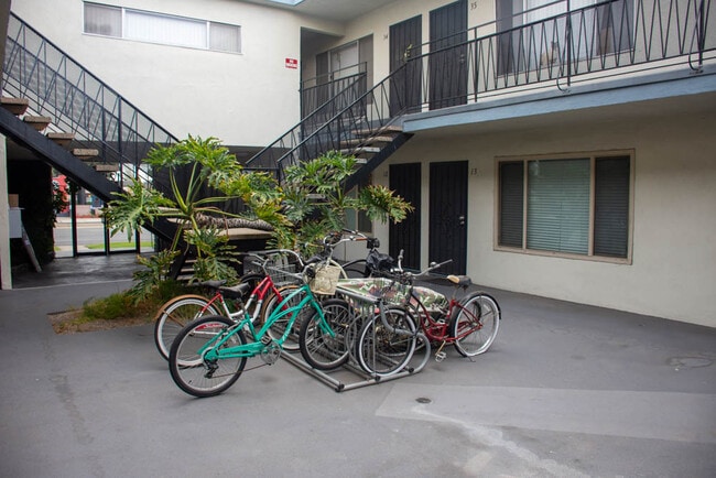 Venice-12915, undefined, 12915 Venice Blvd, Los Angeles, CA 90066, Photo:2