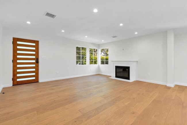 3444 S Bentley Ave, undefined, 3444 S Bentley Ave, Los Angeles, CA 90034, Photo:2