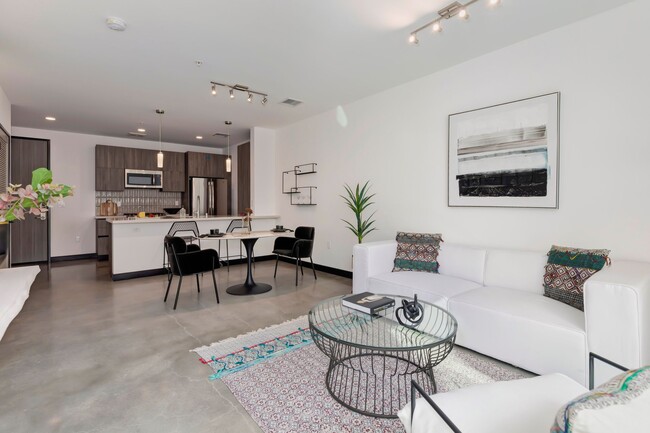 Qwil Apartments, usc, 525 Wilton Pl, Los Angeles, CA 90004, USA, Photo:5
