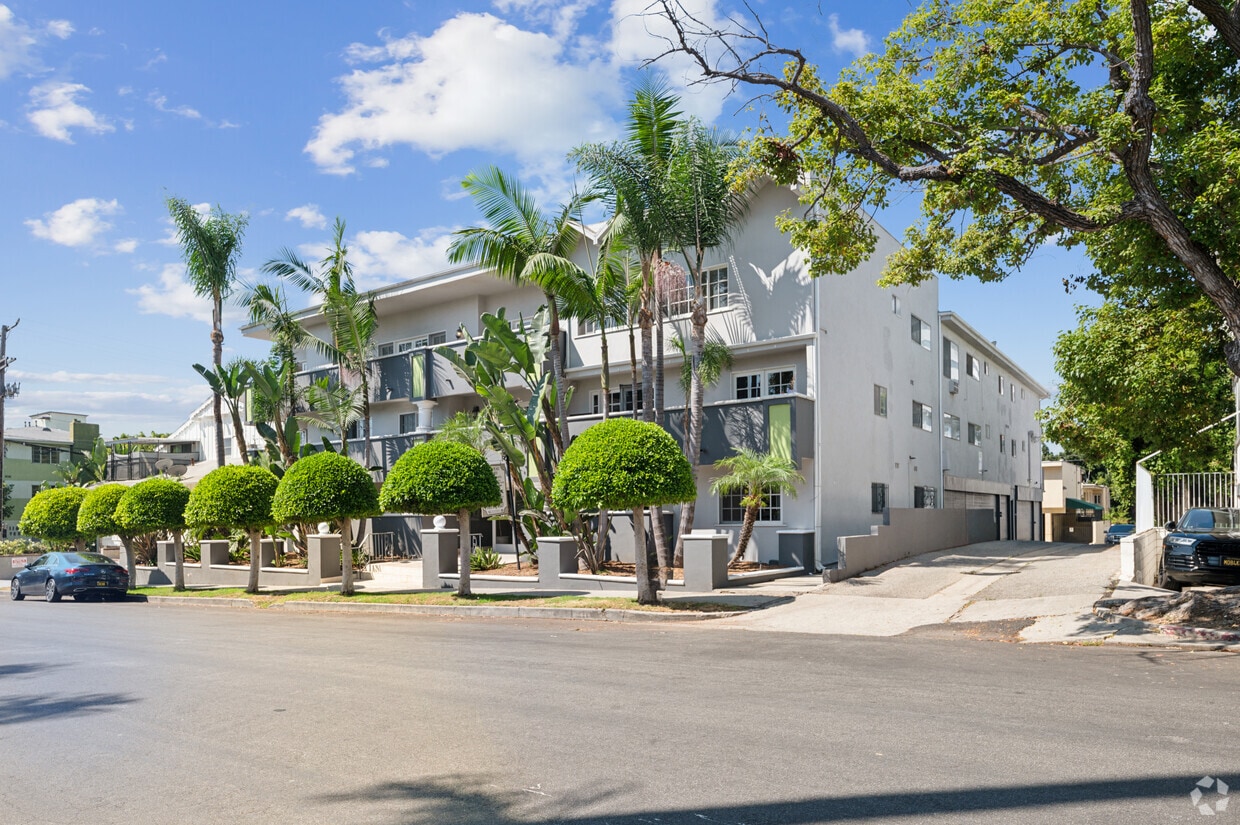 Chateau Barry Apartments, undefined, 1285 Barry Ave, Los Angeles, CA 90025, Photo:0