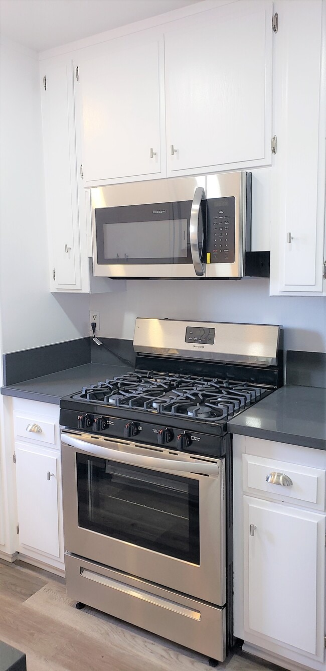 West Brent Apartments, undefined, 11728 Dorothy St, Los Angeles, CA 90049, Photo:3