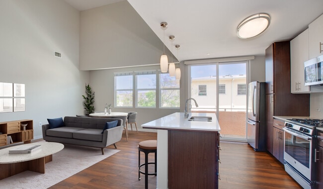 Lincoln Place, undefined, 1050 Frederick St, Venice, CA 90291, Photo:1
