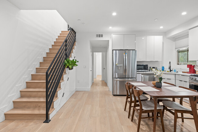 1377 W 36th Pl, usc, 1377 W 36th Pl, Los Angeles, CA 90007, USA