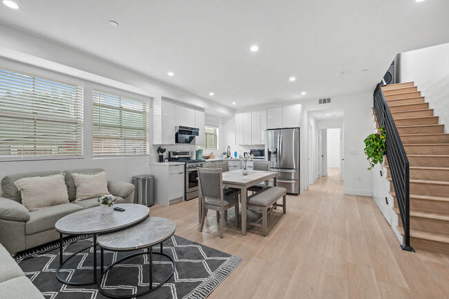 1377 W 36th Pl, usc, 1377 W 36th Pl, Los Angeles, CA 90007, USA, Photo:5