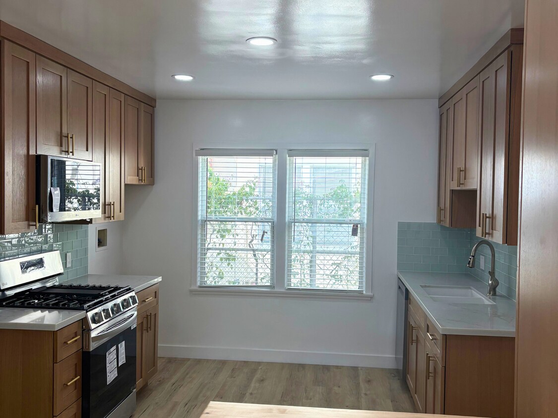 1802 Ocean Park Blvd, undefined, 1802 Ocean Park Blvd, Santa Monica, CA 90405, Photo:0