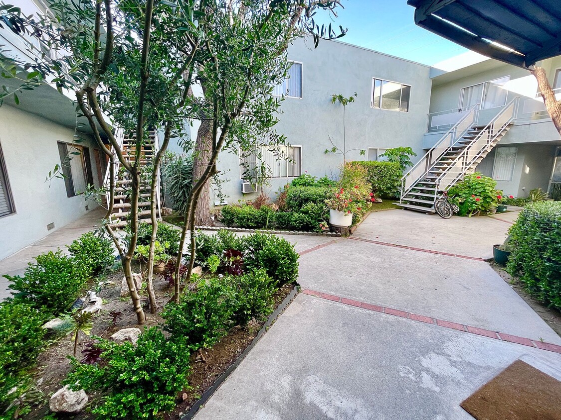 11980 Walnut Ln, undefined, 11980 Walnut Ln, Los Angeles, CA 90025, Photo:0