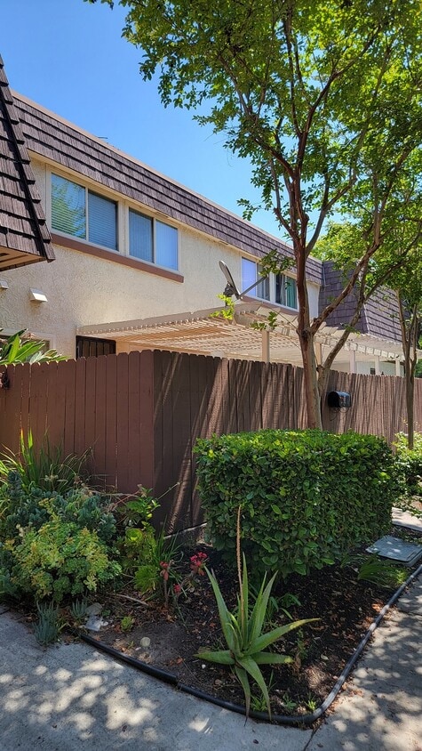 422 N Beth St, csuf, 422 N Beth St, Anaheim, CA 92806