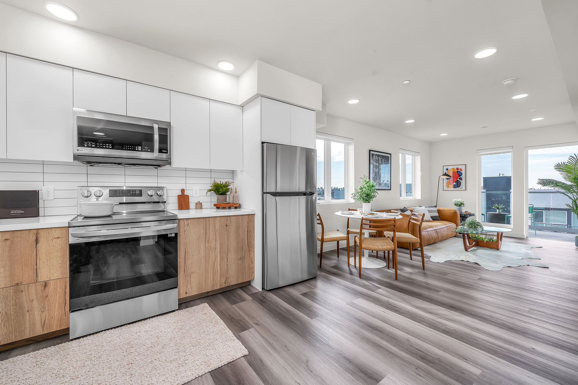 The BORA 3170, usc, 3170 W Olympic Blvd, Los Angeles, CA 90006, USA, Photo:1