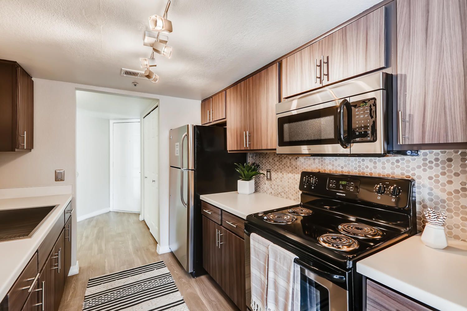 Chazal Scottsdale, asu, 1075 N Miller Rd, Scottsdale, AZ 85257, USA, Photo:3