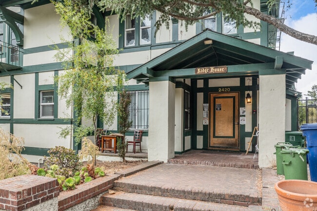Casa Zimbabwe, undefined, 2422 Ridge Rd, Berkeley, CA 94709, Photo:3