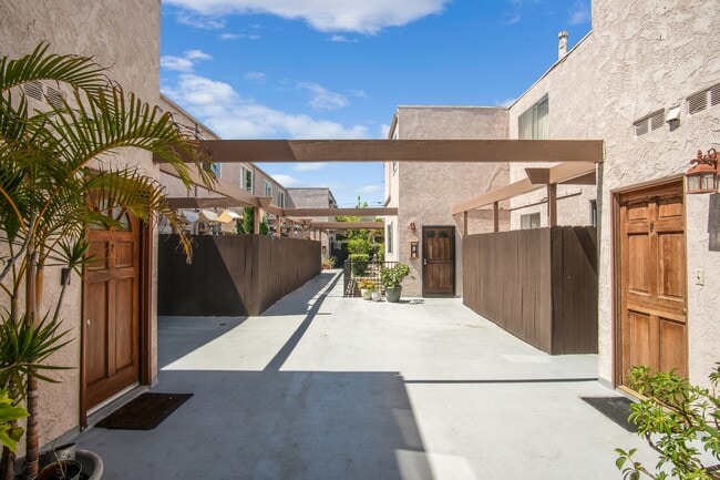 3121 Colorado Ave, undefined, 3121 Colorado Ave, Santa Monica, CA 90404, Photo:1
