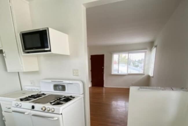 2210 24th St, undefined, 2210 24th St, Santa Monica, CA 90405, United States, Photo:3