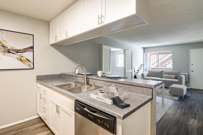 Hillside Terrace Apartments, undefined, 3262 College Pl, Lemon Grove, CA 91945, Photo:4