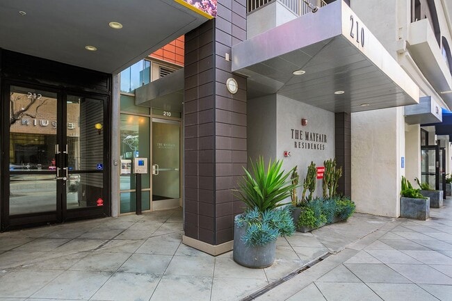 210 Santa Monica Blvd, Santa Monica, CA 90401, undefined, 210 Santa Monica Blvd, Santa Monica, CA 90401, Photo:2