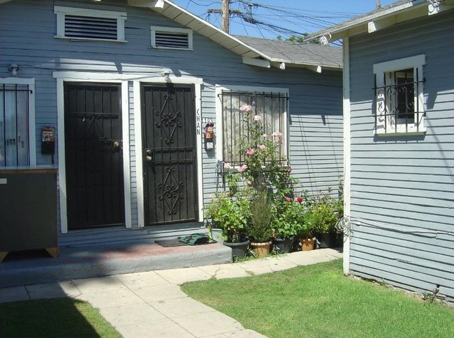 1199 W 37th Dr, undefined, 1187 W 37th Dr, Los Angeles, CA 90007, USA, Photo:2