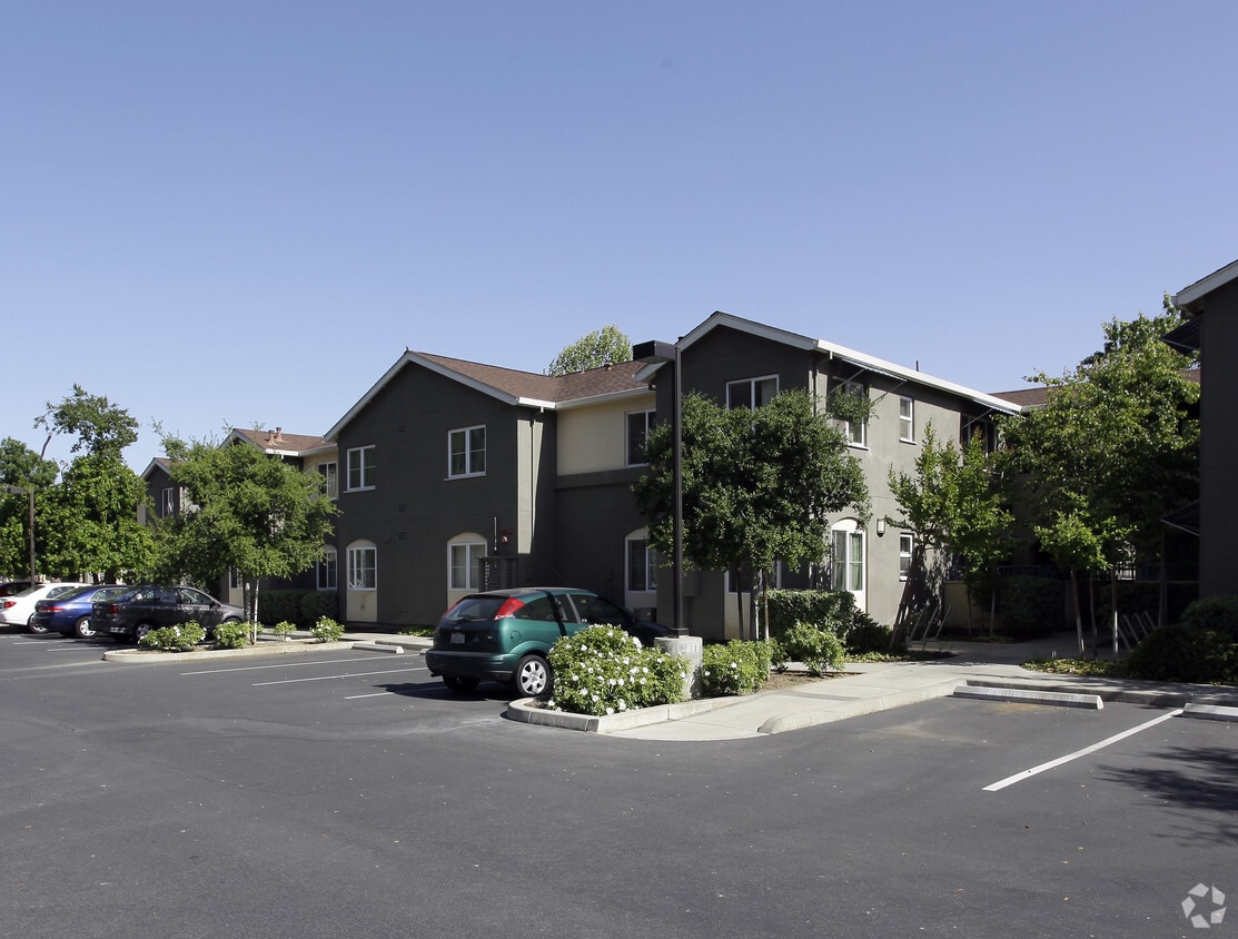 Senior Walnut Terrace 62+, undefined, 3101 Fifth St, Davis, CA 95618, Photo:0
