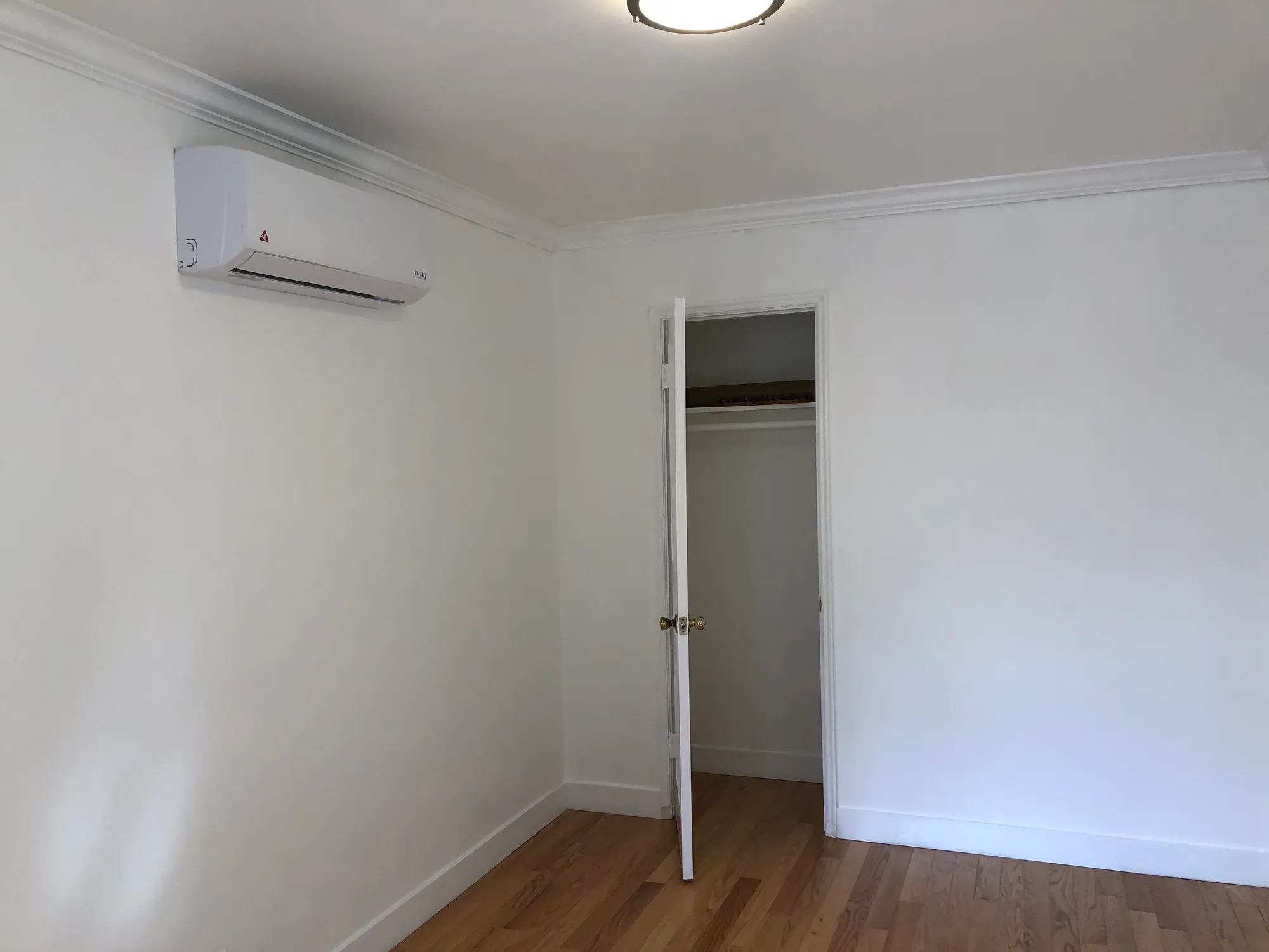 Lindbrook Apartments - Student Housing near UCLA