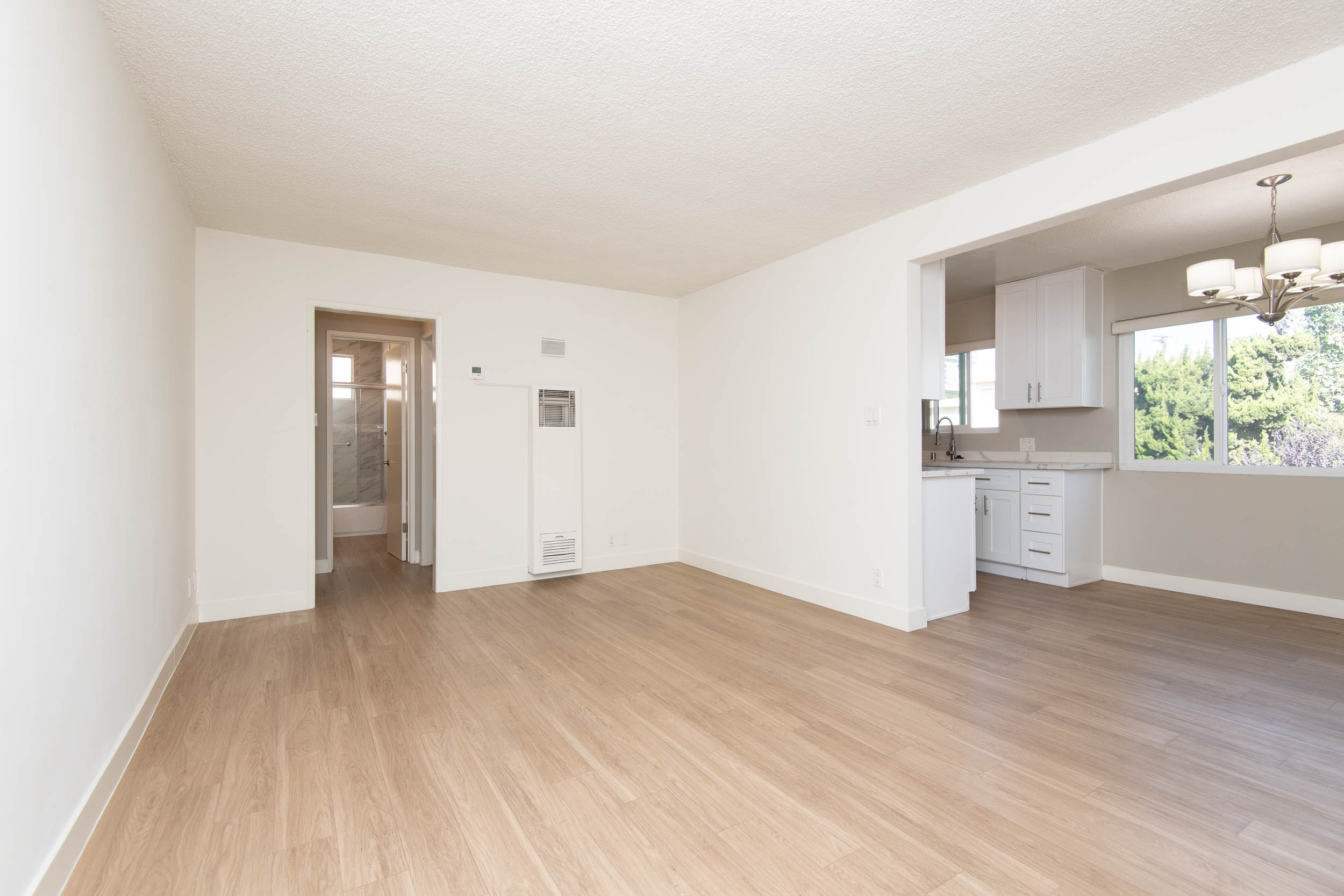Top Floor, Bright and Spacious 1 Bed, 1 Bath , ucla, 1817 Corinth Ave, Los Angeles, CA 90025, USA, Photo:1