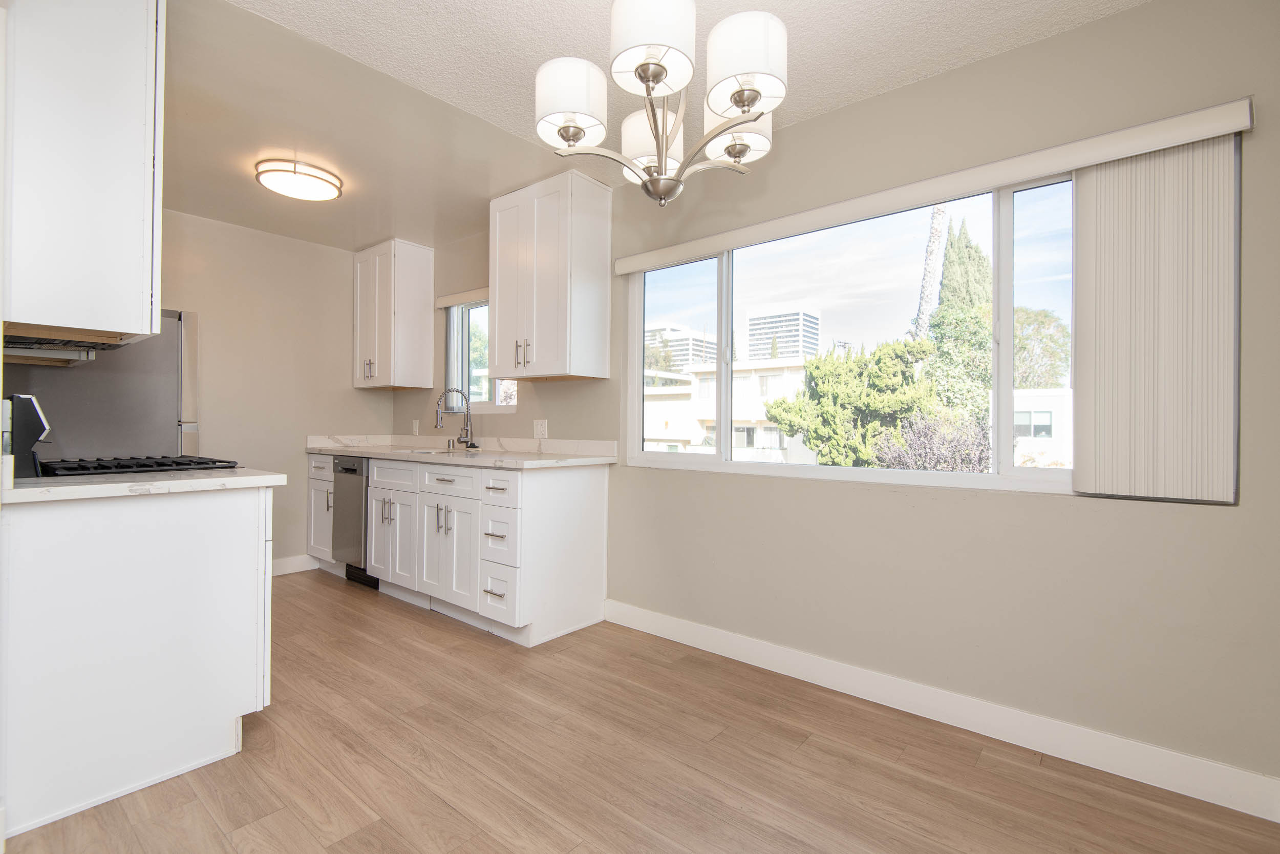 Top Floor, Bright and Spacious 1 Bed, 1 Bath , ucla, 1817 Corinth Ave, Los Angeles, CA 90025, USA, Photo:3