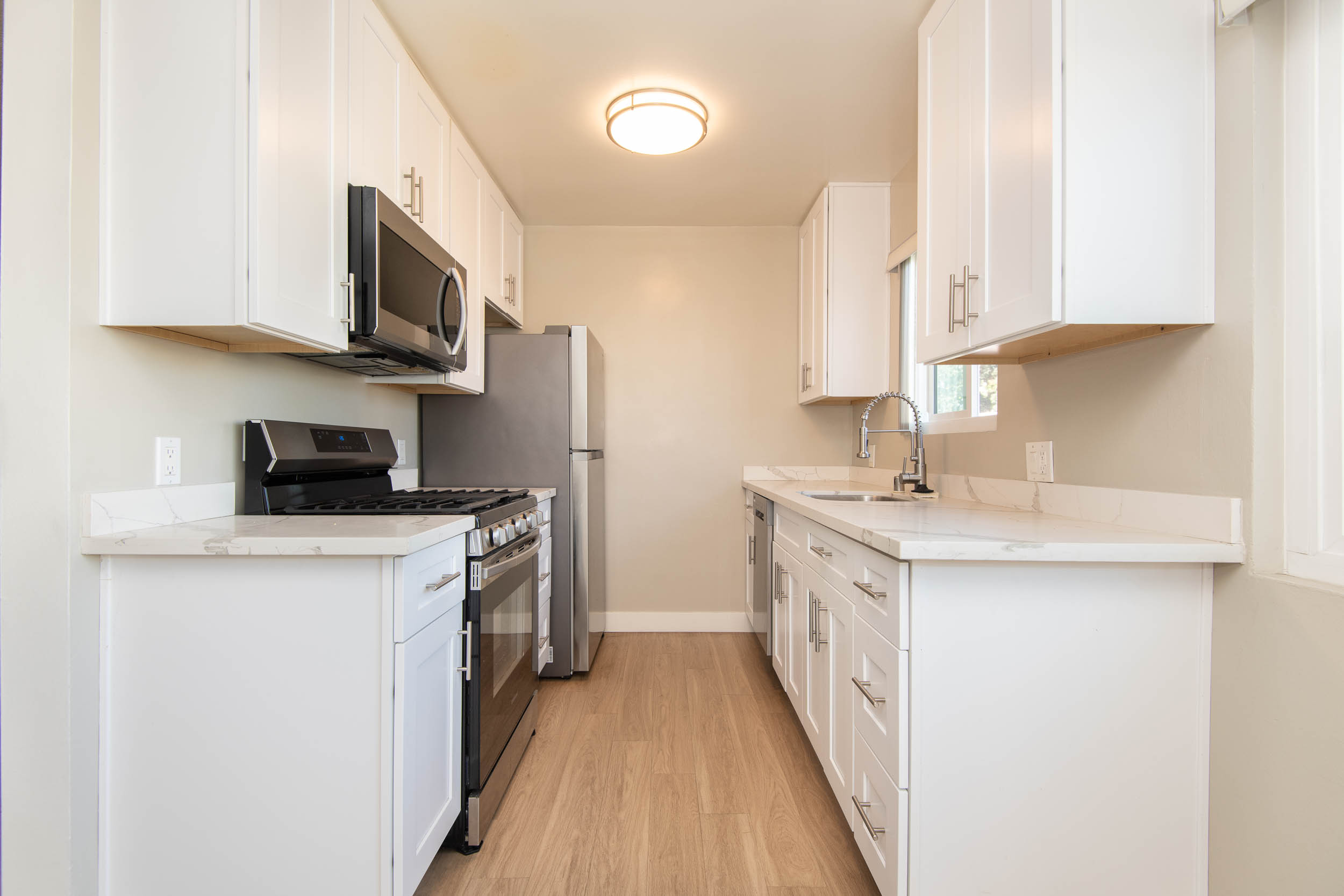 Top Floor, Bright and Spacious 1 Bed, 1 Bath , ucla, 1817 Corinth Ave, Los Angeles, CA 90025, USA, Photo:4