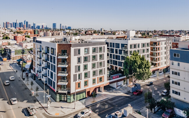 The Harper, usc, 800 S Harvard Blvd, Los Angeles, CA 90005, USA, Photo:0