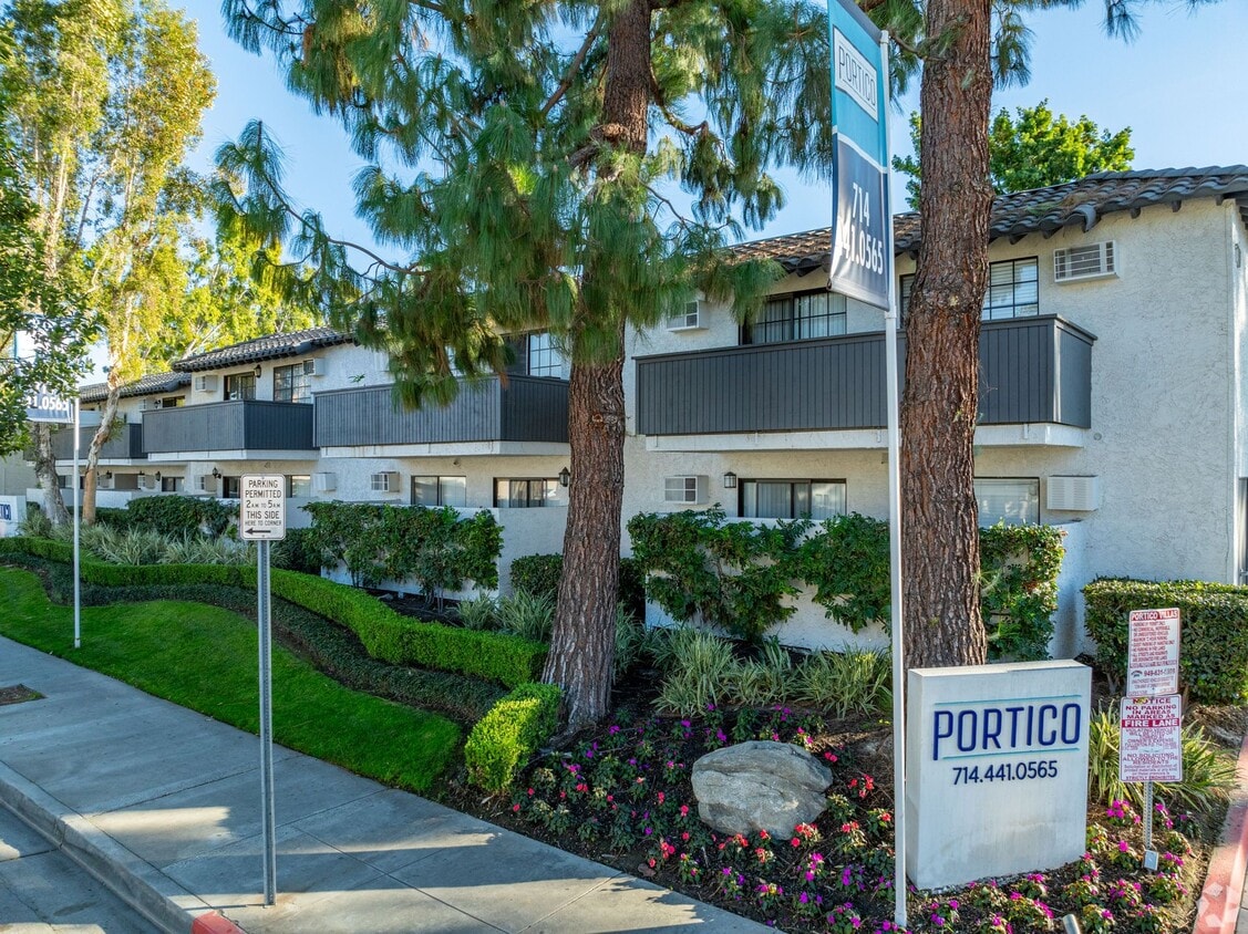 Portico, csuf, 140 W Hill Ave, Fullerton, CA 92832, Photo:0