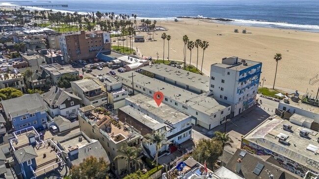 14-16 Wavecrest Ave, undefined, 14-16 Wavecrest Ave, Venice, CA 90291, Photo:2