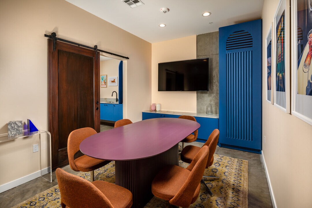 WILCO Apartments, usc, 2525 Wilshire Blvd, Los Angeles, CA 90057, USA, Photo:2