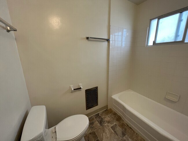 11628 Mayfield Ave, undefined, 11628 Mayfield Ave, Los Angeles, CA 90049, Photo:4
