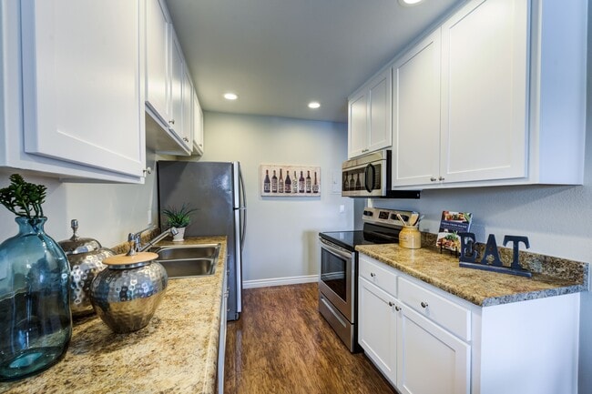 Newport Bay Terrace, undefined, 1691 Mesa Dr, Newport Beach, CA 92660, Photo:1