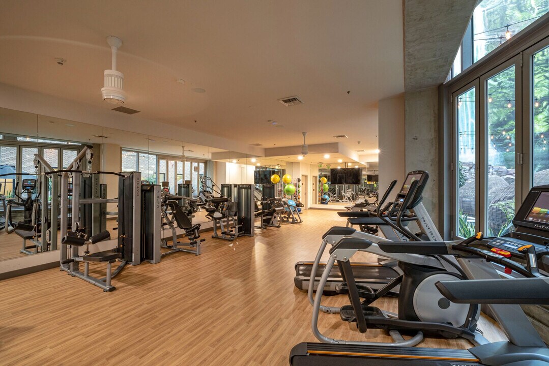 Roosevelt Lofts, usc, 727 W 7th St, Los Angeles, CA 90017, USA, Photo:2