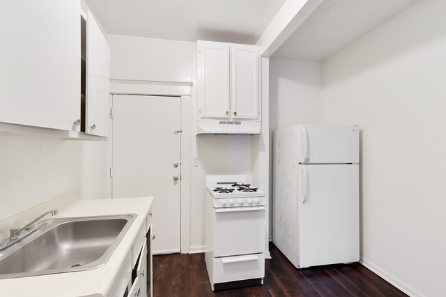 Trojan Village - Apartments Near USC!, usc, 1125 W 36th Pl, Los Angeles, CA 90007, USA, Photo:7