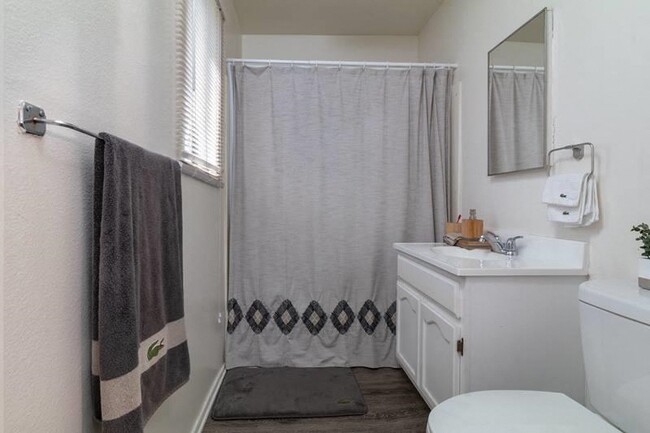 Trojan Village - Apartments Near USC!, usc, 1125 W 36th Pl, Los Angeles, CA 90007, USA, Photo:22