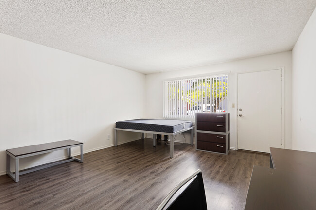 Trojan Village - Apartments Near USC!, usc, 1125 W 36th Pl, Los Angeles, CA 90007, USA, Photo:23