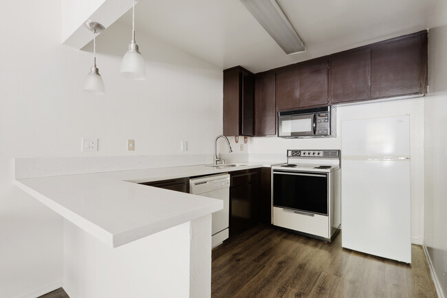Trojan Village - Apartments Near USC!, usc, 1125 W 36th Pl, Los Angeles, CA 90007, USA, Photo:26