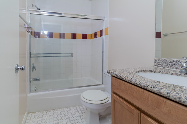 Trojan Village - Apartments Near USC!, usc, 1125 W 36th Pl, Los Angeles, CA 90007, USA, Photo:27