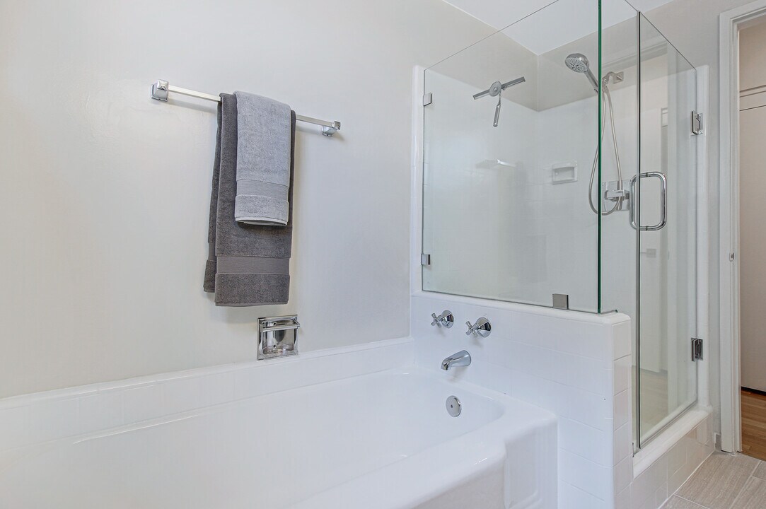 522 San Vicente Blvd Unit Upper, smc, 522 San Vicente Blvd, Santa Monica, CA 90402, Photo:5