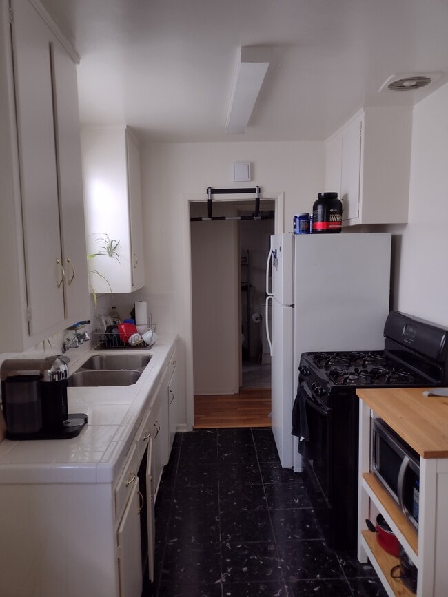 1342 Yale St, undefined, 1342 Yale St, Santa Monica, CA 90404, Photo:2