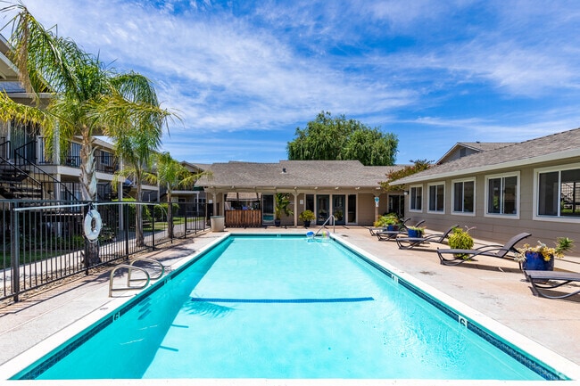 The Willows, undefined, 1959 Lake Blvd, Davis, CA 95616, Photo:1