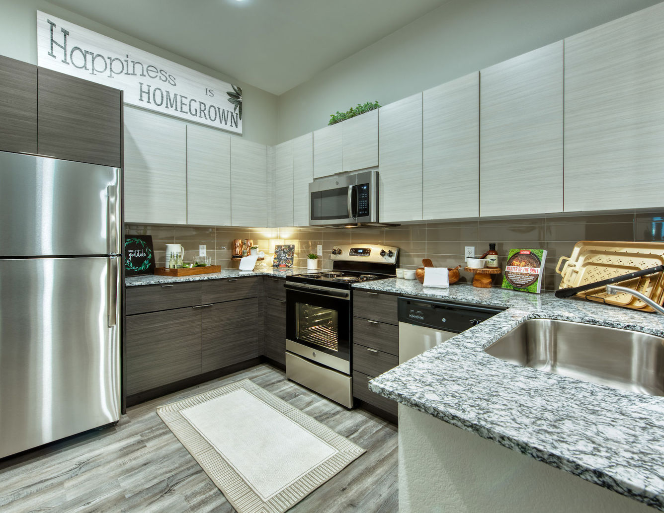 Metro 101 Apartments, asu, 2157 E Apache Blvd, Tempe, AZ 85281, USA, Photo:2