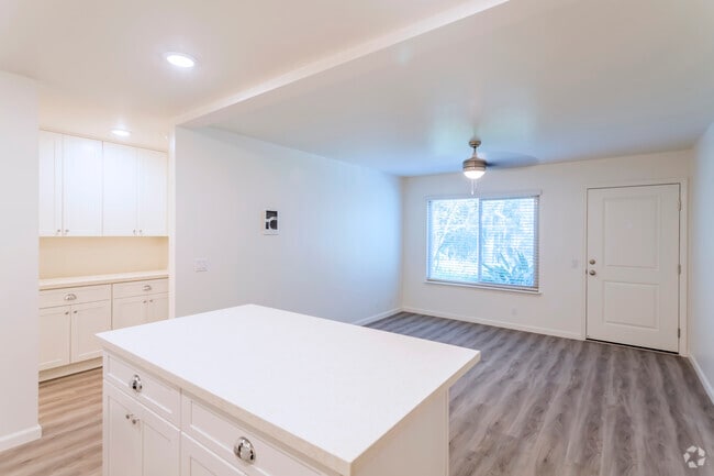 Village View, undefined, 8155 Cargill Ave, San Diego, CA 92122, Photo:4