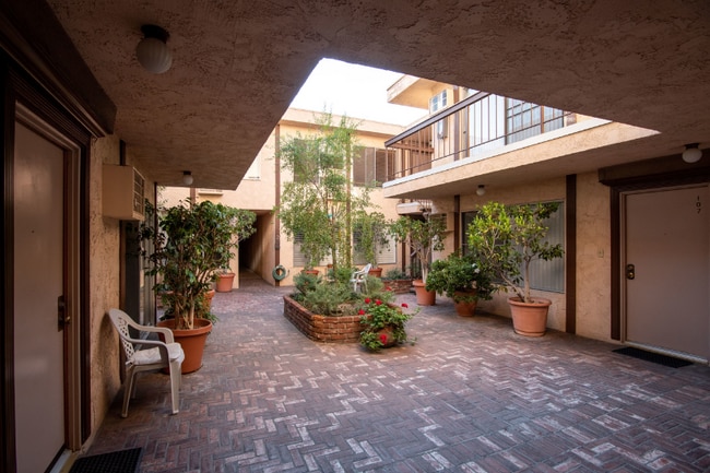 1865 Greenfield Ave, undefined, 1865 Greenfield Ave, Los Angeles, CA 90025, Photo:2