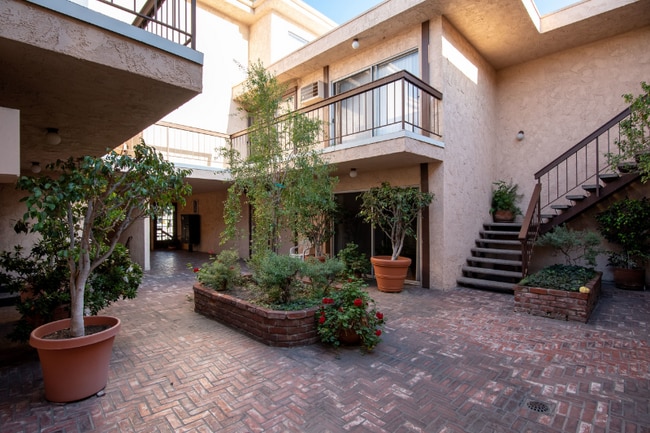 1865 Greenfield Ave, undefined, 1865 Greenfield Ave, Los Angeles, CA 90025, Photo:3