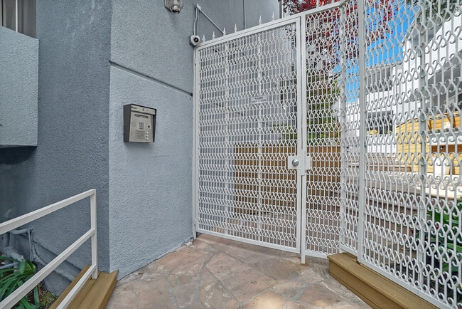 2223 S Bentley Ave, undefined, 2223 S Bentley Ave, Los Angeles, CA 90064, Photo:2