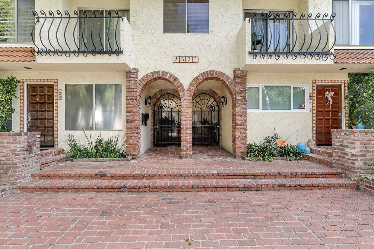 1323 S Carmelina Ave, undefined, 1323 S Carmelina Ave, Los Angeles, CA 90025, Photo:0