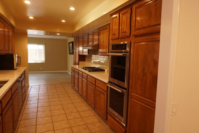 7543 Enfield Ave, csun, 7543 Enfield Ave, Reseda, CA 91335, Photo:2