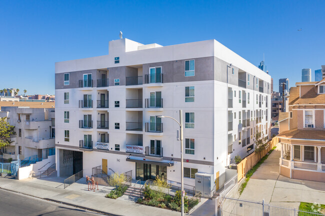 Manali Residence, usc, 742 S Westlake Ave, Los Angeles, CA 90057, USA, Photo:0