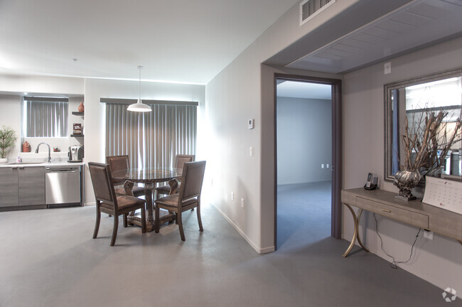 Manali Residence, usc, 742 S Westlake Ave, Los Angeles, CA 90057, USA, Photo:3