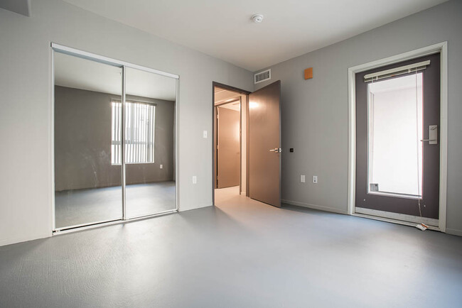 Manali Residence, usc, 742 S Westlake Ave, Los Angeles, CA 90057, USA, Photo:8